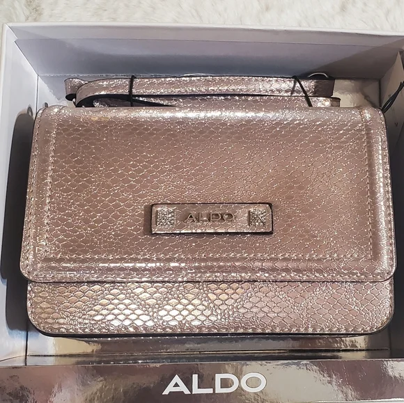 ALDO Shimmering Metallic Clutch in Rose Gold New In The Box With Shoulder Strap. - Picture 5 of 6